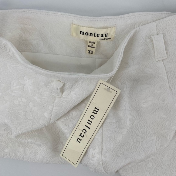 Monteau White Floral Scalloped Hem Short - Picture 4 of 5